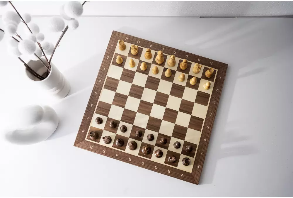 Deska szachowa nr 5 (z opisem) orzech/klon (intarsja)